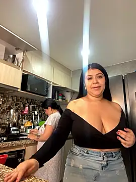 Snapshot of emilyjohanson chatting on December 3, 2024, 3:22 pm emilyjohanson online show from December 3, 2024, 3:22 pm