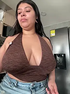 Snapshot of emilyjohanson chatting on February 6, 2025, 1:54 pm emilyjohanson online show from February 6, 2025, 1:54 pm