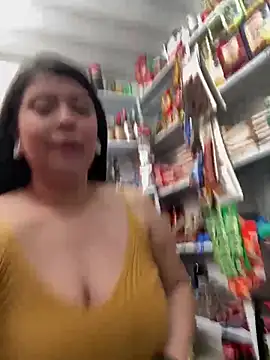 Snapshot of emilyjohanson chatting on December 17, 2025, 3:51 pm emilyjohanson online show from December 17, 2025, 3:51 pm