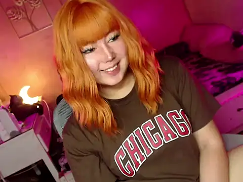 HOTnWILDalice online show from December 3, 2025, 2:41 am