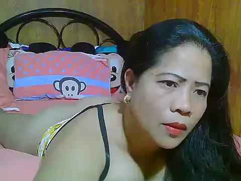 xsweetlips69x online show from February 13, 2026, 12:23 pm