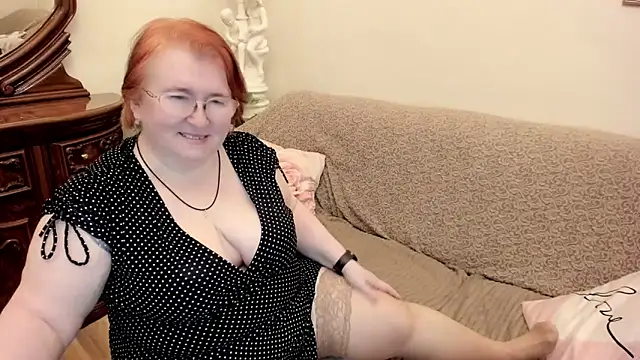 leiamillersonn online show from February 17, 2026, 6:21 am