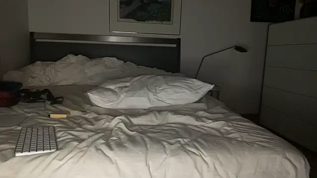 Snapshot of FckbbOy chatting on February 14, 2025, 12:19 am FckbbOy online show from February 14, 2025, 12:19 am