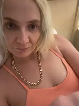 Snapshot of SugarTits199869 chatting on October 10, 2025, 5:06 am SugarTits199869 online show from October 10, 2025, 5:06 am