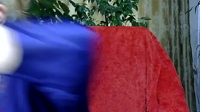 Snapshot of Emma52610 chatting on November 12, 2025, 12:27 pm Emma52610 online show from November 12, 2025, 12:27 pm