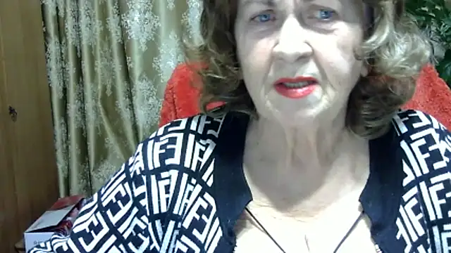 Snapshot of Emma52610 chatting on February 20, 2026, 5:35 pm Emma52610 online show from February 20, 2026, 5:35 pm