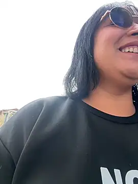 DannaaMeliza online show from January 3, 2025, 11:46 am