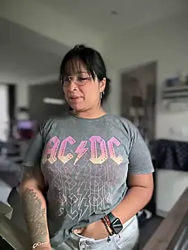 DannaaMeliza online show from January 5, 2025, 10:53 am