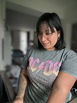 DannaaMeliza online show from January 5, 2025, 1:58 pm