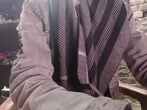 Snapshot of ThethunderPo chatting on January 4, 2025, 2:46 am ThethunderPo online show from January 4, 2025, 2:46 am