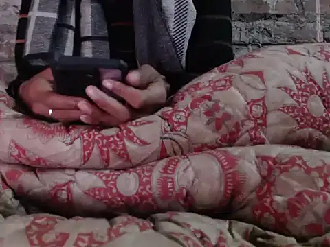 Snapshot of ThethunderPo chatting on January 7, 2025, 2:31 am ThethunderPo online show from January 7, 2025, 2:31 am