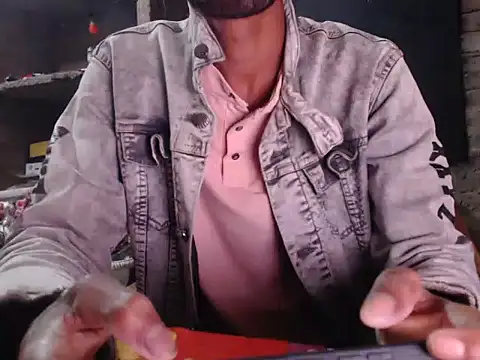 Snapshot of ThethunderPo chatting on February 18, 2025, 3:10 pm ThethunderPo online show from February 18, 2025, 3:10 pm