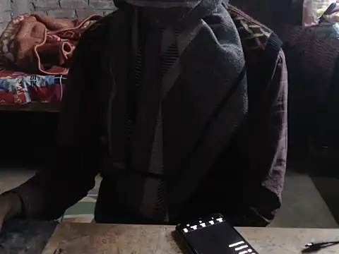 Snapshot of ThethunderPo chatting on December 18, 2025, 2:39 am ThethunderPo online show from December 18, 2025, 2:39 am