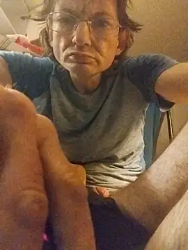 ROBERT0516 online show from October 26, 2025, 12:44 pm