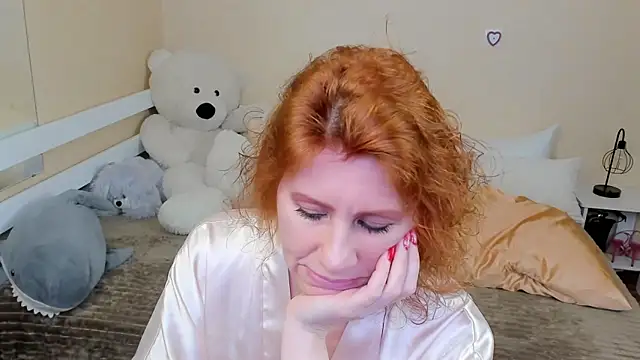 Snapshot of FoxySophia chatting on January 21, 2025, 11:03 am FoxySophia online show from January 21, 2025, 11:03 am