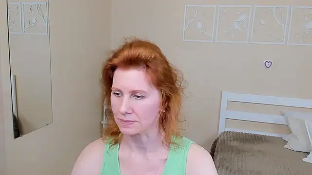 Snapshot of FoxySophia chatting on February 3, 2025, 4:52 pm FoxySophia online show from February 3, 2025, 4:52 pm