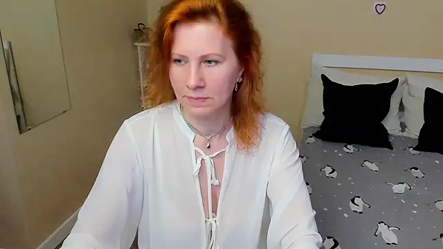 Snapshot of FoxySophia chatting on September 17, 2025, 3:46 pm FoxySophia online show from September 17, 2025, 3:46 pm