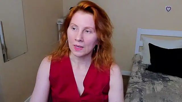 Snapshot of FoxySophia chatting on October 1, 2025, 3:45 am FoxySophia online show from October 1, 2025, 3:45 am