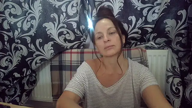 LindaStarS online show from November 2, 2025, 8:06 am