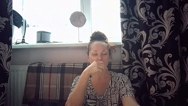 Snapshot of LindaStarS chatting on January 10, 2026, 5:53 am LindaStarS online show from January 10, 2026, 5:53 am