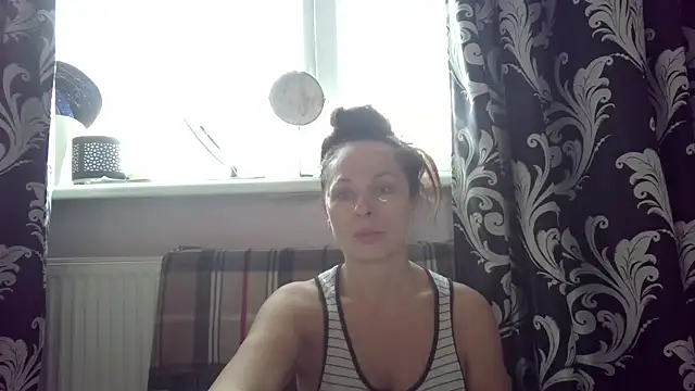 Snapshot of LindaStarS chatting on January 14, 2026, 6:30 am LindaStarS online show from January 14, 2026, 6:30 am