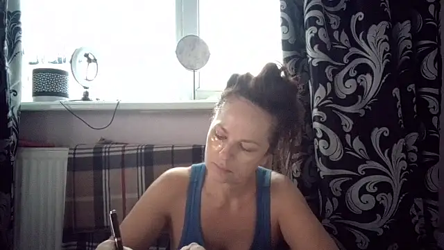 Snapshot of LindaStarS chatting on February 11, 2026, 5:34 am LindaStarS online show from February 11, 2026, 5:34 am