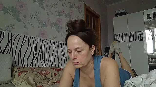 Snapshot of LindaStarS chatting on February 26, 2026, 6:45 am LindaStarS online show from February 26, 2026, 6:45 am