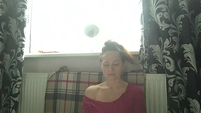 Snapshot of LindaStarS chatting on April 9, 2026, 6:30 am LindaStarS online show from April 9, 2026, 6:30 am
