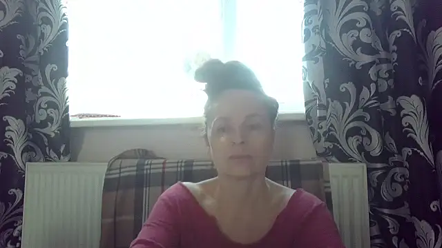 Snapshot of LindaStarS chatting on April 10, 2026, 4:39 am LindaStarS online show from April 10, 2026, 4:39 am