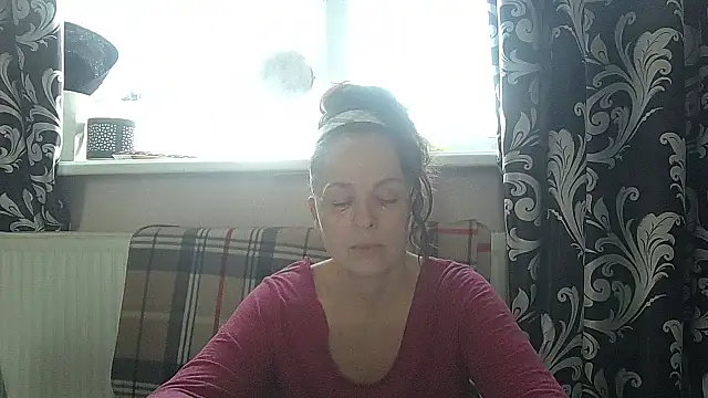 Snapshot of LindaStarS chatting on April 14, 2026, 5:13 am LindaStarS online show from April 14, 2026, 5:13 am