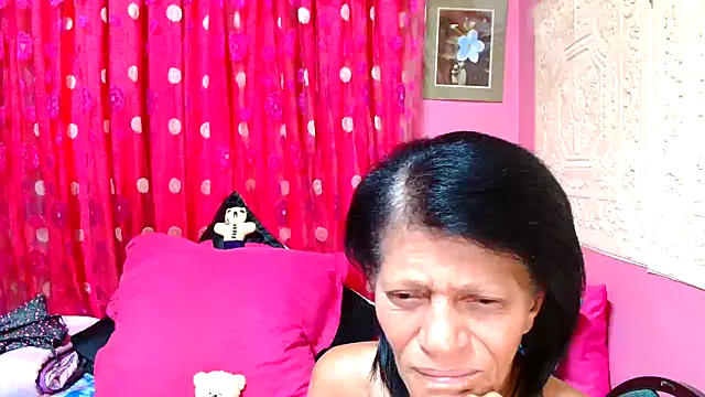 Snapshot of SLUTTYROXY chatting on February 3, 2025, 5:29 am SLUTTYROXY online show from February 3, 2025, 5:29 am