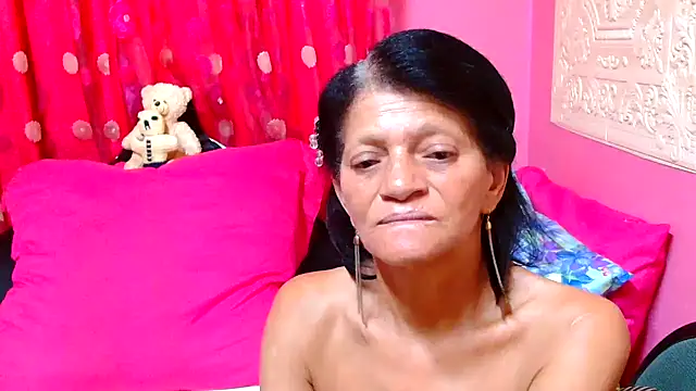 Snapshot of SLUTTYROXY chatting on February 5, 2025, 7:18 am SLUTTYROXY online show from February 5, 2025, 7:18 am