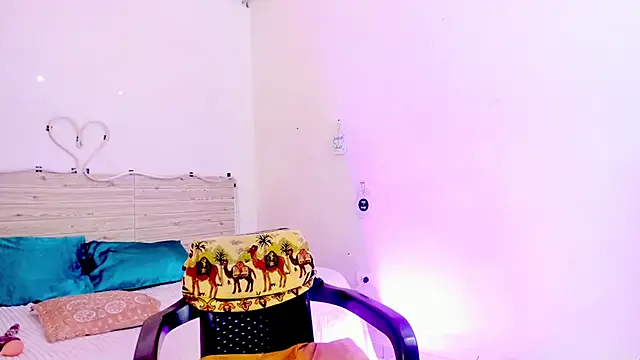 lilahSweet online show from April 13, 2026, 2:44 pm