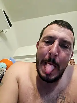 Snapshot of UncutHammer69 chatting on October 28, 2025, 7:05 pm UncutHammer69 online show from October 28, 2025, 7:05 pm