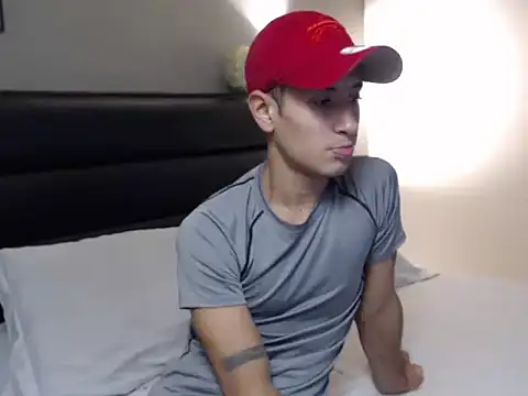 Snapshot of RetainedHound chatting on September 30, 2025, 9:20 pm RetainedHound online show from September 30, 2025, 9:20 pm