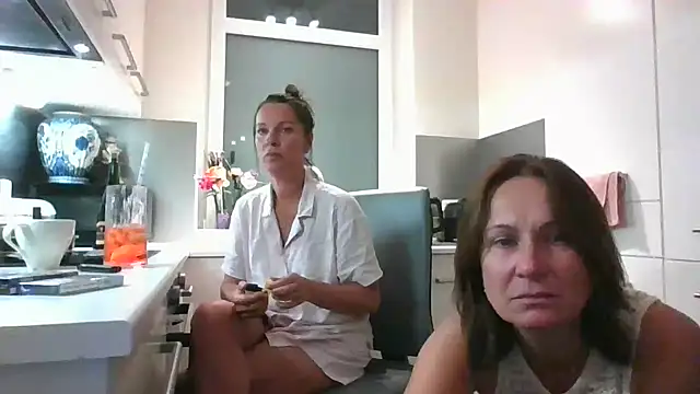 AnnaWaller online show from August 8, 2026, 11:07 pm