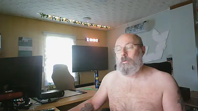 Snapshot of thomber1234 chatting on July 30, 2026, 8:02 am thomber1234 online show from July 30, 2026, 8:02 am