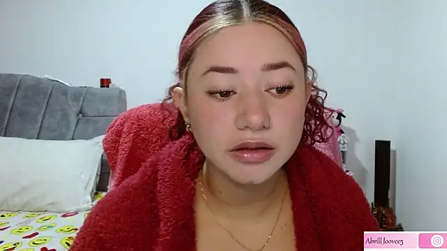 Snapshot of abril_love2 chatting on January 30, 2025, 3:19 pm abril love2 online show from January 30, 2025, 3:19 pm