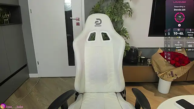 lissababe1 online show from December 15, 2024, 5:53 pm