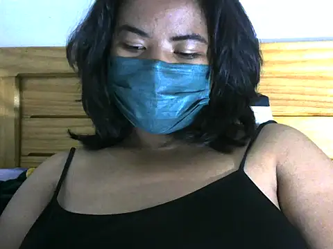 Snapshot of Artinah22 chatting on September 14, 2025, 5:34 pm Artinah22 online show from September 14, 2025, 5:34 pm