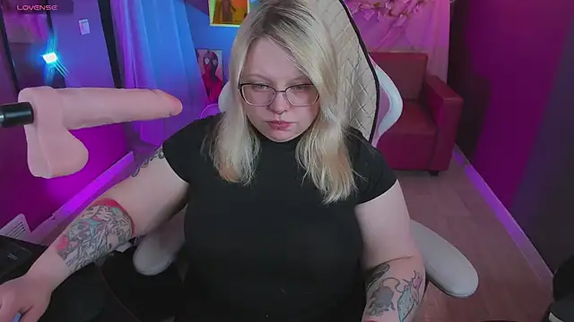 Snapshot of Yoki_Shizuko chatting on April 16, 2026, 6:36 am Yoki Shizuko online show from April 16, 2026, 6:36 am