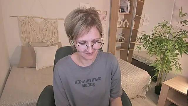 Paris Cherry online show from October 26, 2025, 8:26 pm