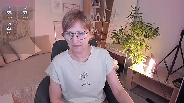 Snapshot of Paris_Cherry chatting on January 17, 2026, 12:32 pm Paris Cherry online show from January 17, 2026, 12:32 pm