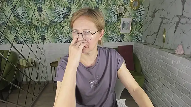 Snapshot of Paris_Cherry chatting on January 31, 2026, 7:11 pm Paris Cherry online show from January 31, 2026, 7:11 pm