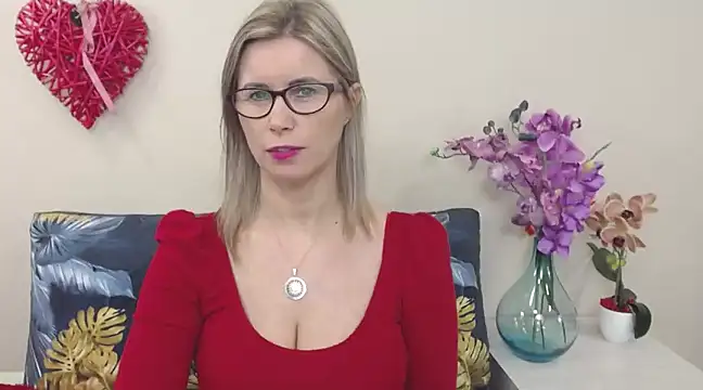 Snapshot of DoreenSexy chatting on January 2, 2025, 7:23 am DoreenSexy online show from January 2, 2025, 7:23 am