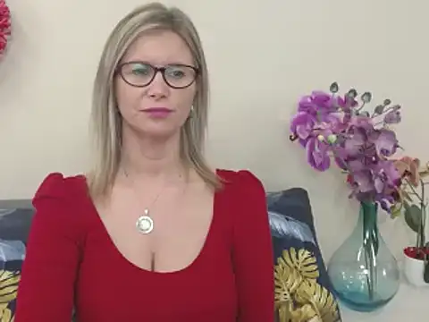 Snapshot of DoreenSexy chatting on February 3, 2025, 1:30 pm DoreenSexy online show from February 3, 2025, 1:30 pm
