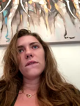 Snapshot of MariiD chatting on October 12, 2025, 6:12 am MariiD online show from October 12, 2025, 6:12 am