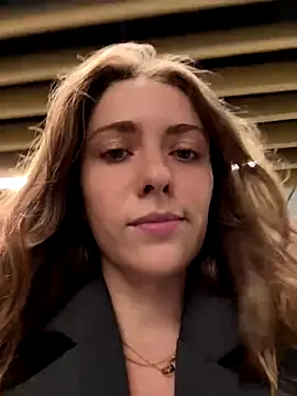 Snapshot of MariiD chatting on October 14, 2025, 12:17 pm MariiD online show from October 14, 2025, 12:17 pm