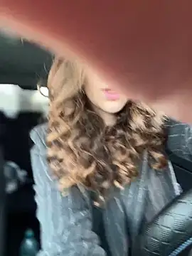 Snapshot of MariiD chatting on October 19, 2025, 6:03 am MariiD online show from October 19, 2025, 6:03 am