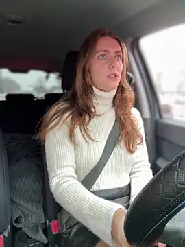 Snapshot of MariiD chatting on October 24, 2025, 8:33 am MariiD online show from October 24, 2025, 8:33 am